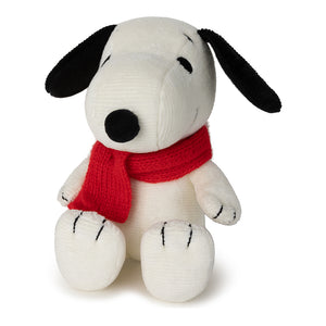 Snoopy Sitting with Scarf 17cm