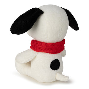Snoopy Sitting with Scarf 17cm