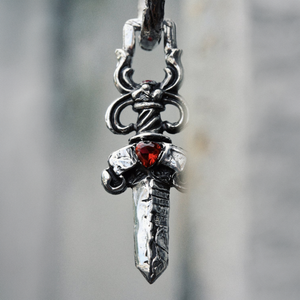 ÎMMØRTALË Jewellery Love Is A Drug Pendant - Silver