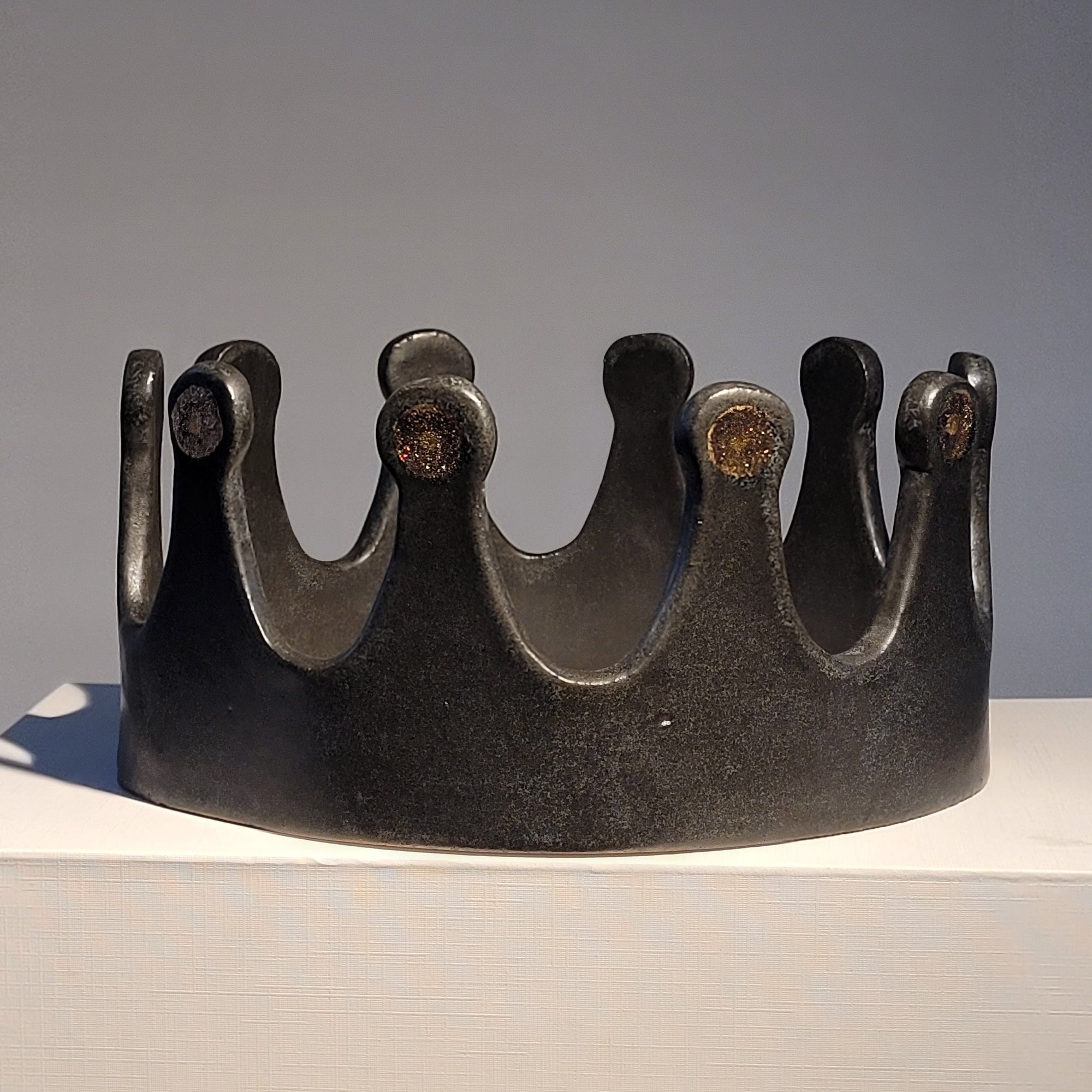 MAB Ceramics Crown -Smooth Dark with Gold