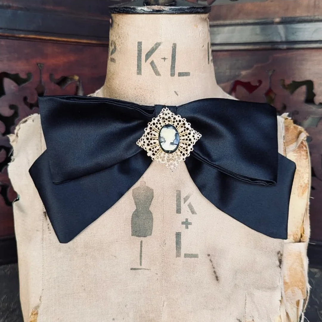 Camée Royale – Black Satin Bow with Ornate Cameo Brooch