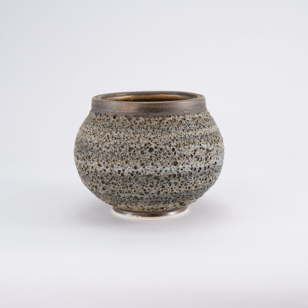 Jackie Masters Pot - Antique Bronze