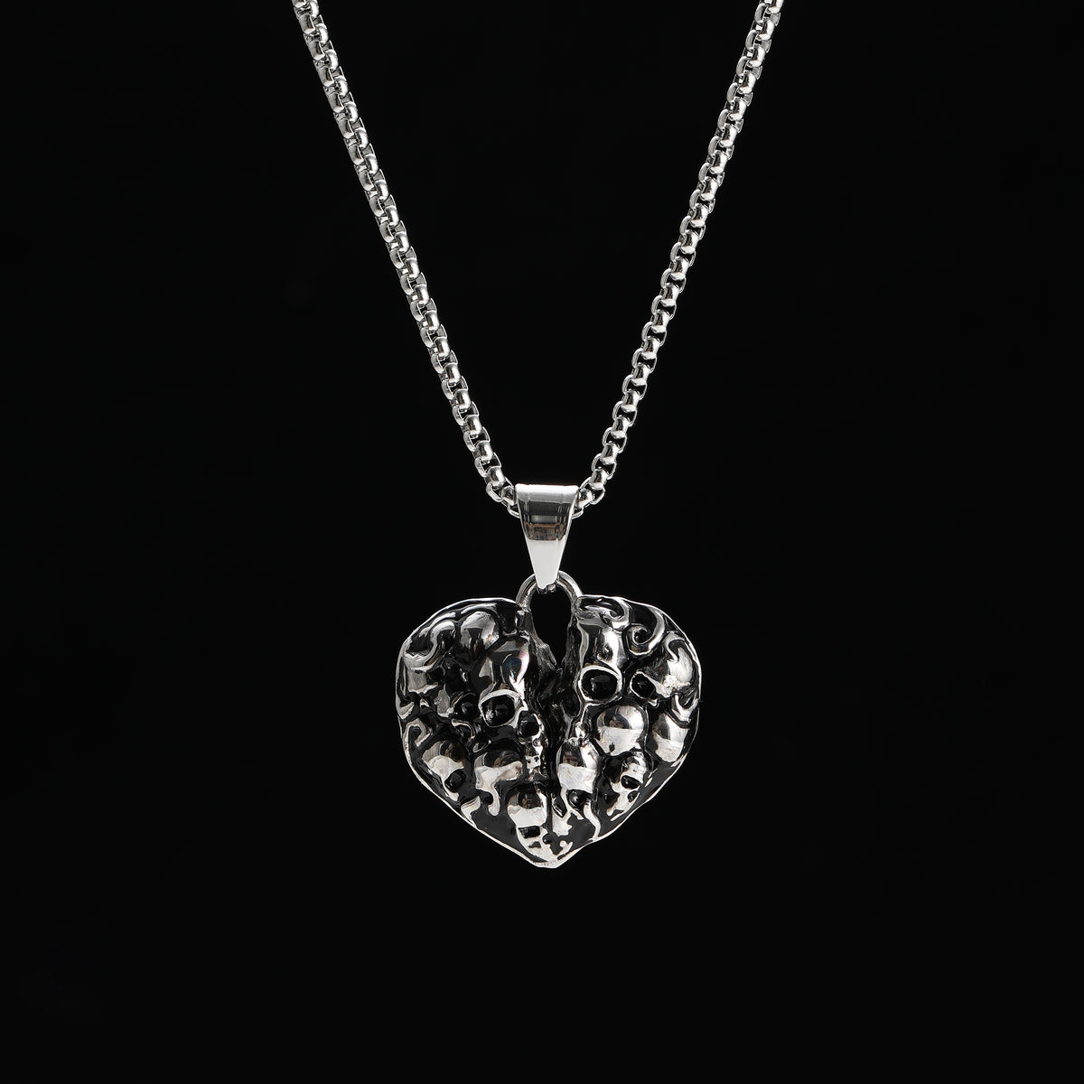 A Midnight Vendetta Solace Necklace