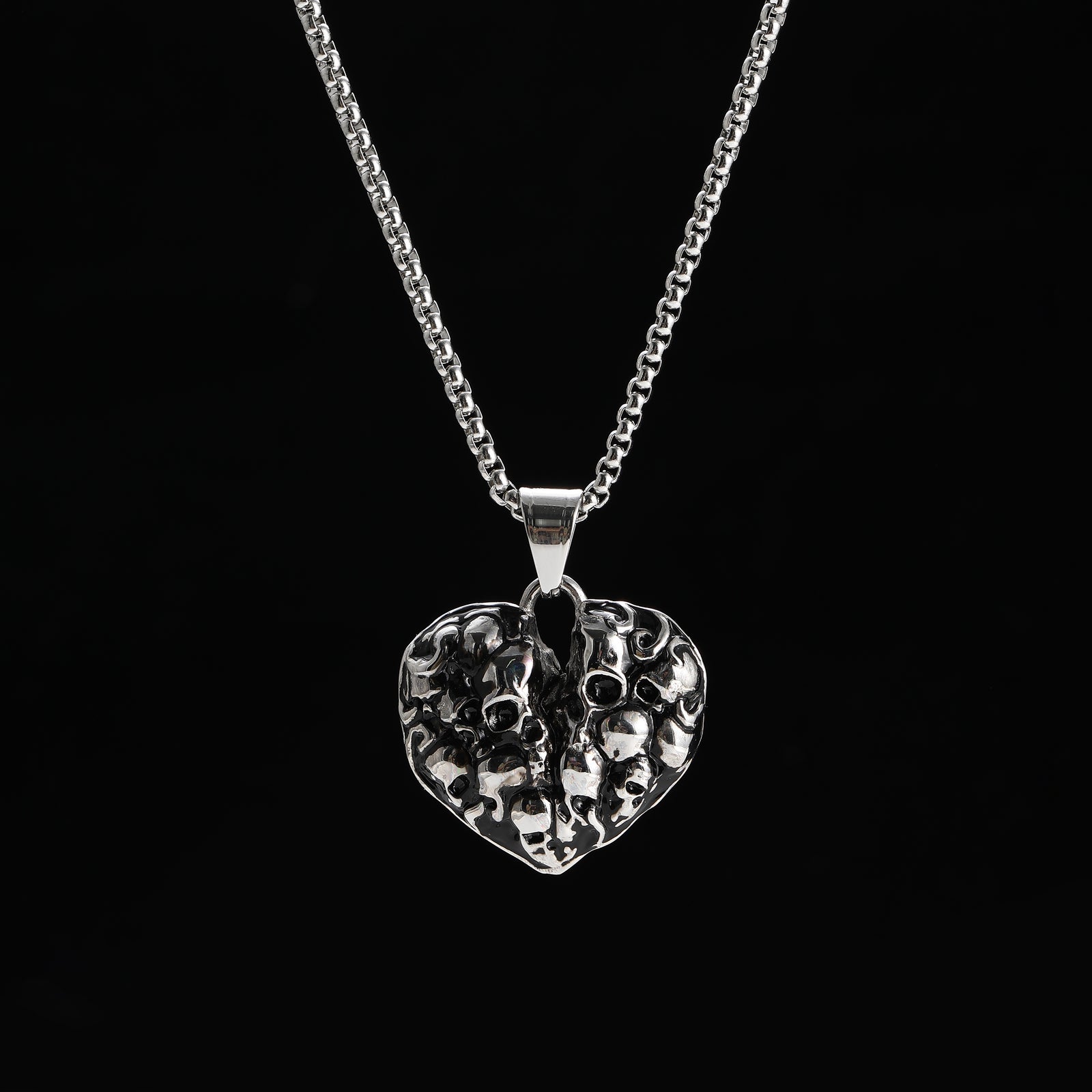 A Midnight Vendetta Solace Necklace