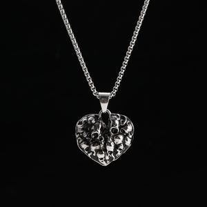 A Midnight Vendetta Solace Necklace