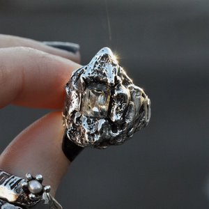 ÎMMØRTALË Carbon Atoms Ring