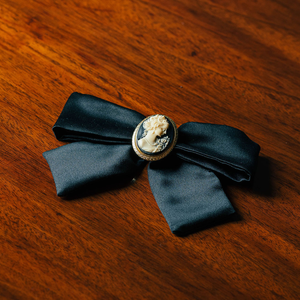 Broochella Mademoiselle Camée Black Cameo Bow Brooch