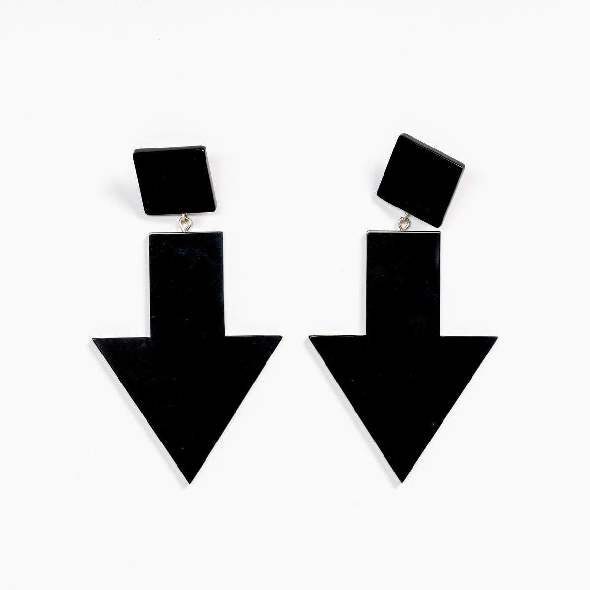 Alexandra Blak Lucite Arrow Earrings Black