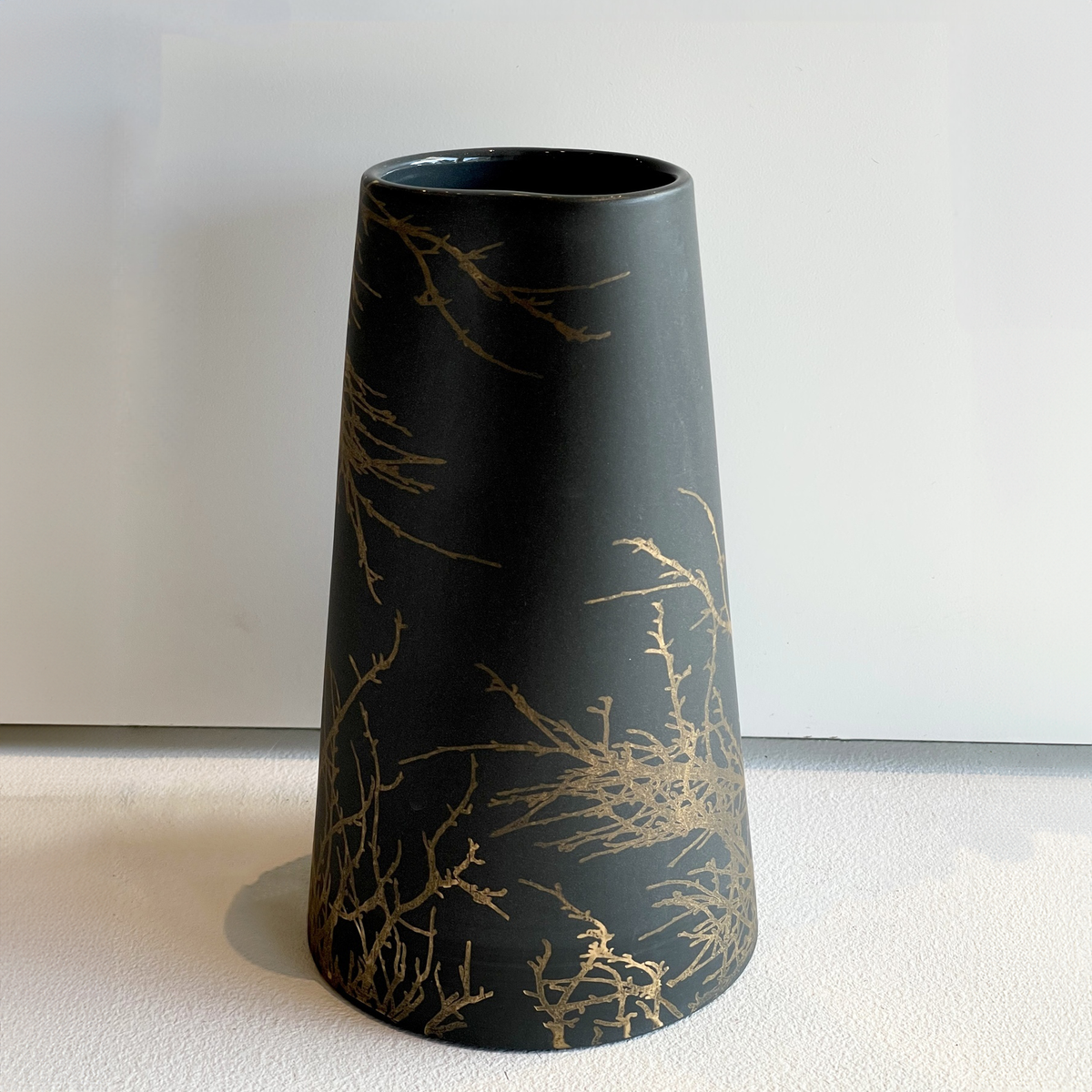 Sandra Black Black & Gold Vase 2