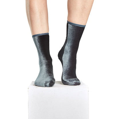 Simone Wild Velvet Socks in Anthracite